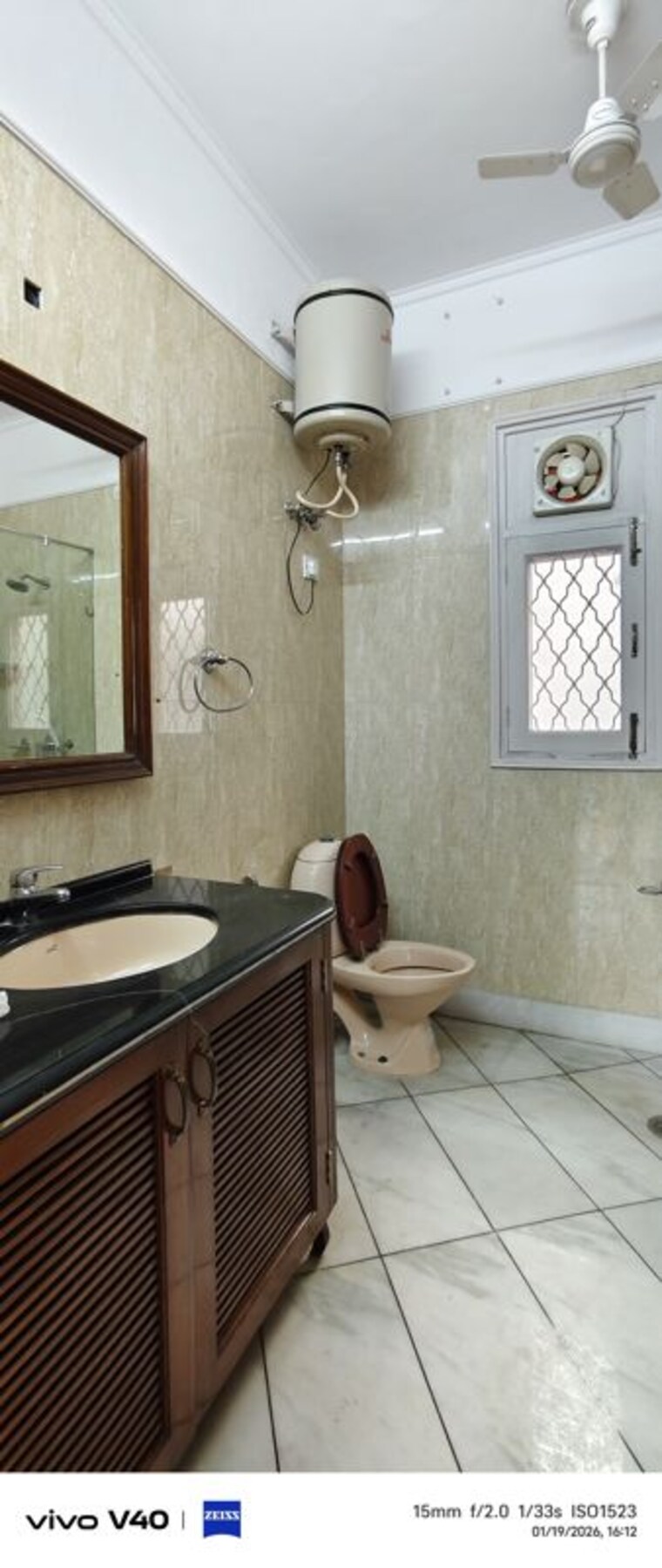 Bathroom, defence colony 3 Bedroom 325 Sq.Ft. Builder Floor In Defence Colony Delhi 9852873