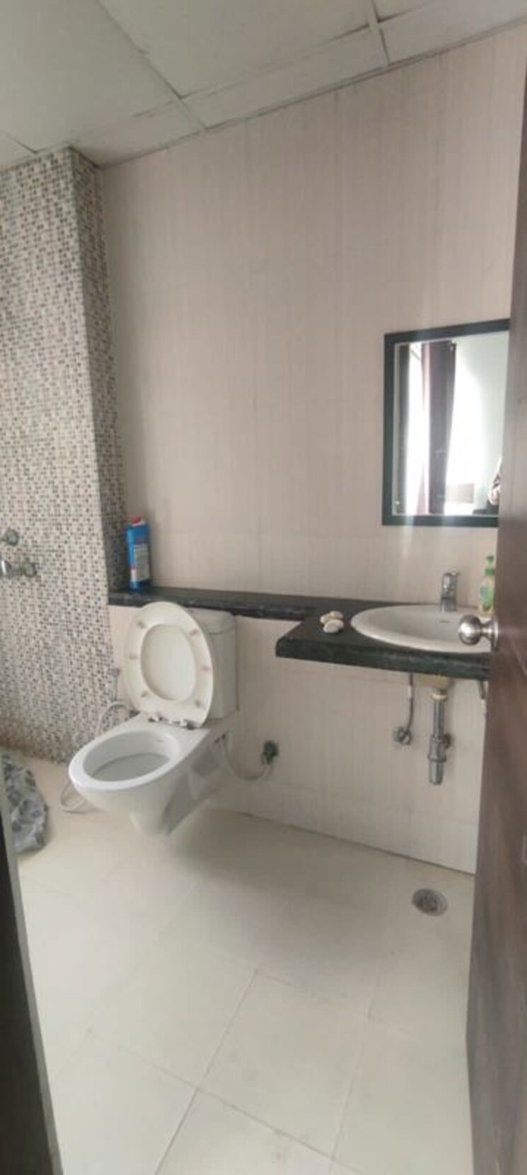 Bathroom, mahagun-mirabella 3 Bedroom 1730 Sq.Ft. Apartment In Sector 79 Noida 9852766