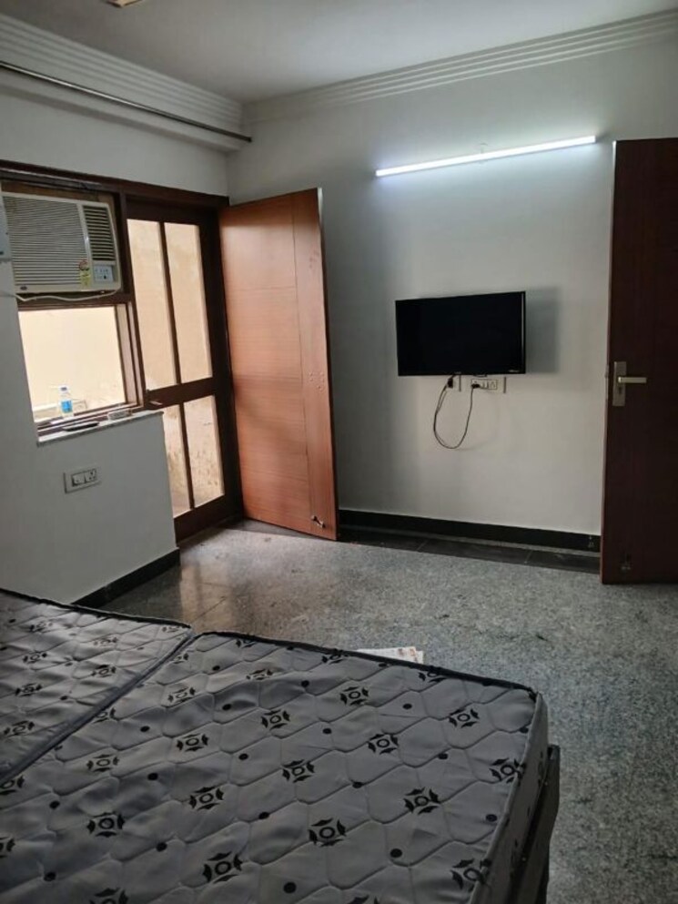 Room, sector 46 1 Bedroom 741 Sq.Ft. Builder Floor In Sector 46 Gurgaon 9852882