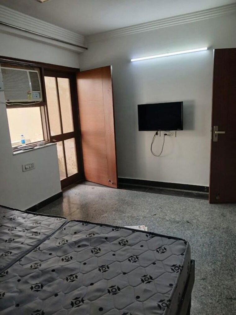 Room, sector 46 1 Bedroom 741 Sq.Ft. Builder Floor In Sector 46 Gurgaon 9852882