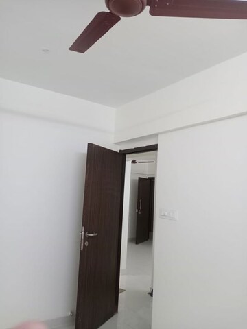 Room in 1 BHK Apartment at Goregaon West – for Rent