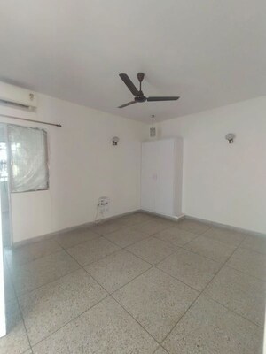 1 BHK Apartment For Rent in Defence Colony