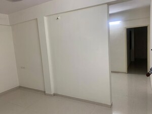 Room in 1 BHK Apartment at Shriram Nagar CHS, Aundh – for Rent