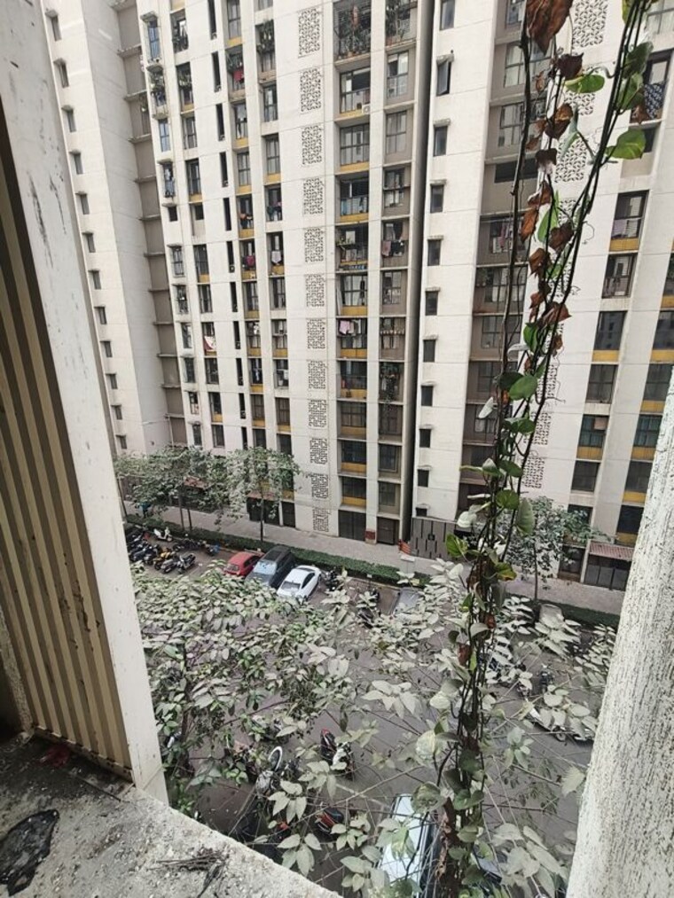 Balcony, lodha-downtown 2.5 Bedroom 780 Sq.Ft. Apartment In Dombivli East Thane 9852904