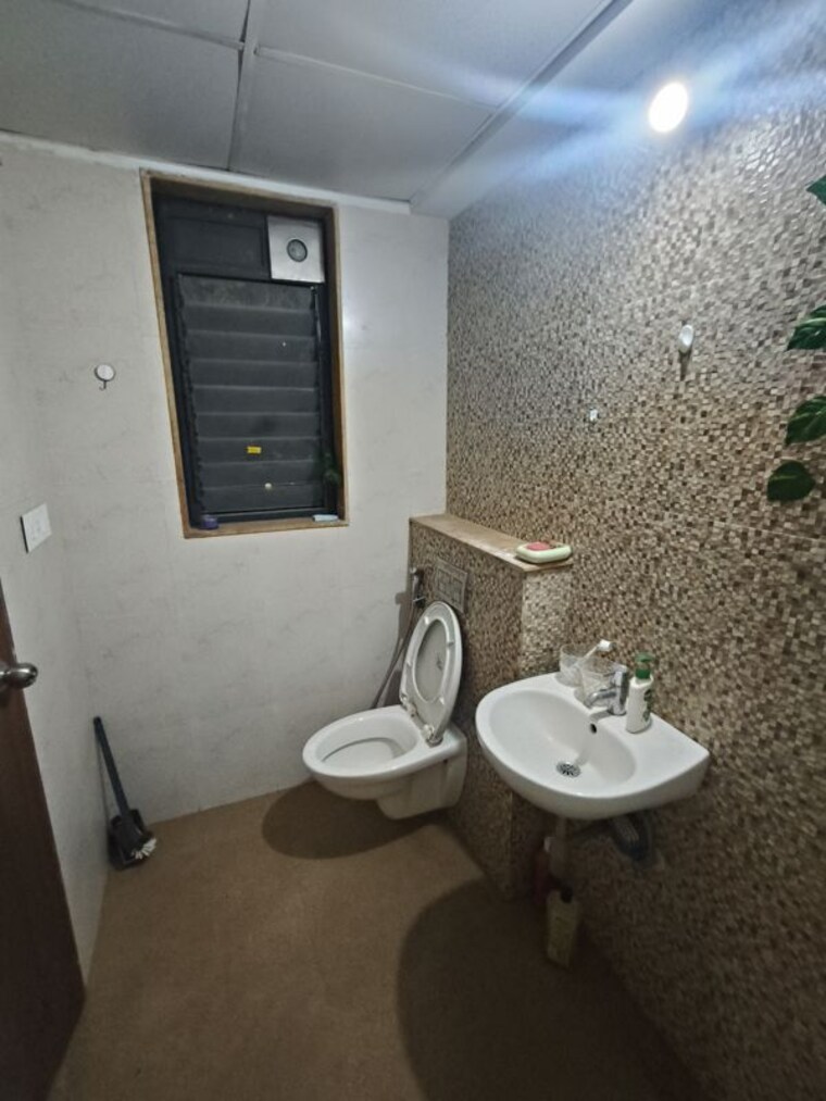 Bathroom, lodha-downtown 2.5 Bedroom 780 Sq.Ft. Apartment In Dombivli East Thane 9852904