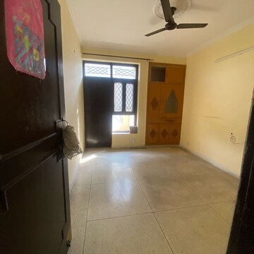 Furnished Amenities in 2 BHK Apartment at Sector 46 – for Rent