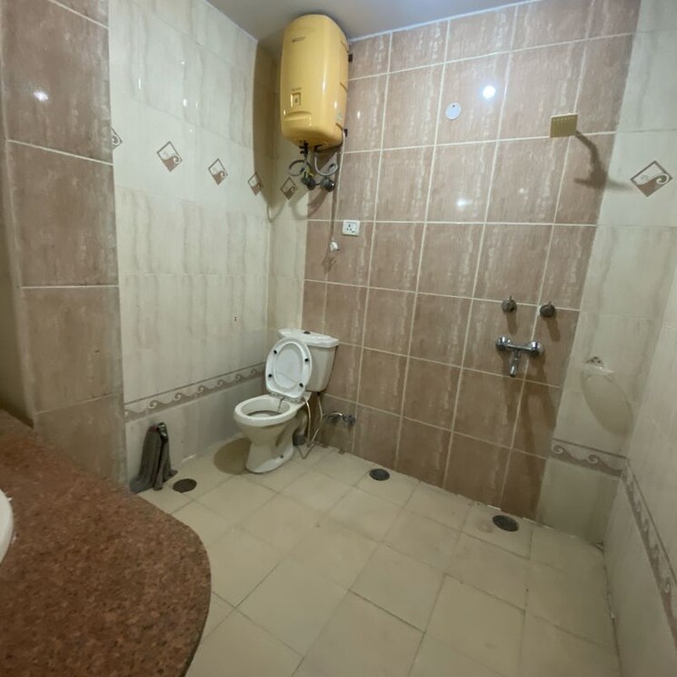 Bathroom, sector 46 2 Bedroom 1000 Sq.Ft. Apartment In Sector 46 Faridabad 9852905