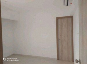 Room in 2 BHK Apartment at Lodha Upper Thane Meadows, Anjur – for Rent