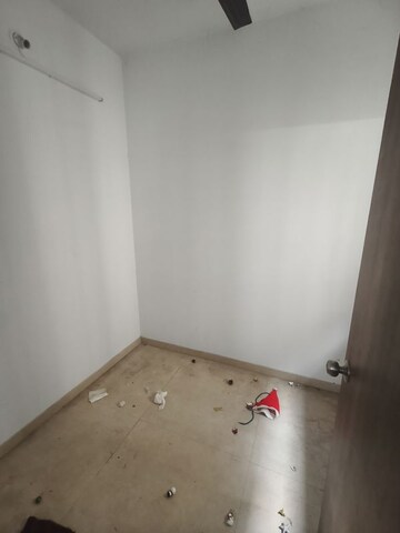 Room in 2.5 BHK Apartment at Lodha Palava Aurelia, Dombivli East – for Rent