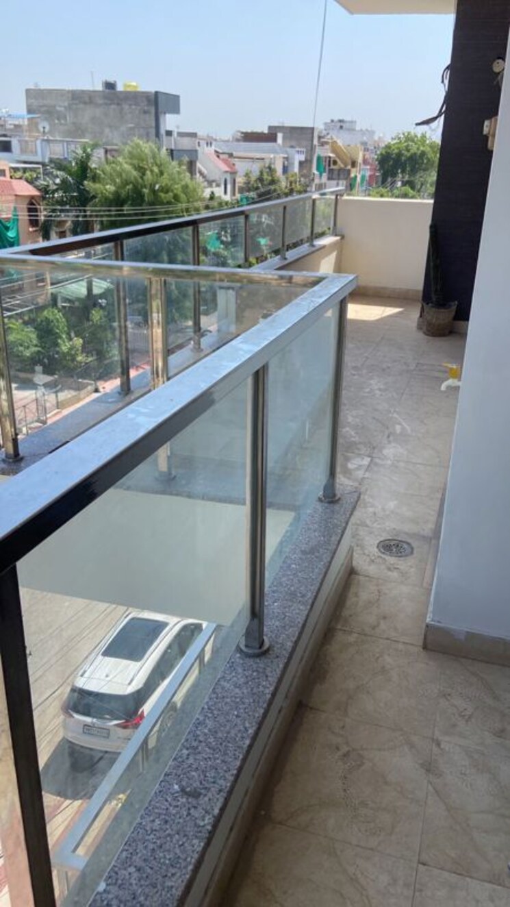 Balcony, sector 28 2 Bedroom 1500 Sq.Ft. Builder Floor In Sector 28 Faridabad 9852930