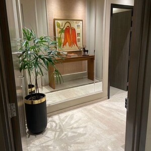 Room in 4 BHK Apartment at Piramal Mahalaxmi, Arthur rd – for Sale