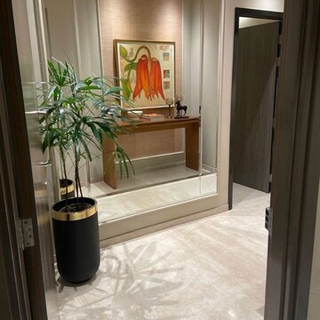 Room in 4 BHK Apartment at Piramal Mahalaxmi, Arthur rd – for Sale