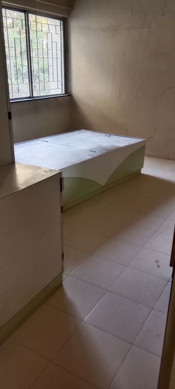 Room in 2 BHK Apartment at Kumar Padmalaya, Aundh – for Sale