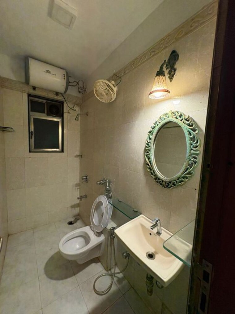 Bathroom, fortune-heritage 2 Bedroom 750 Sq.Ft. Apartment In Bandra West Mumbai 9852945