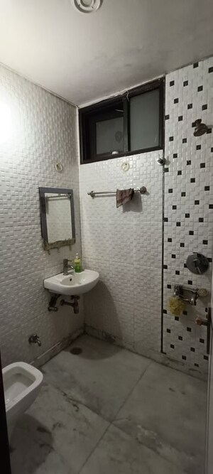 Bathroom in 1 BHK Builder Floor at Rohini Sector 8 – for Rent