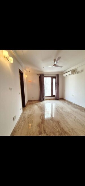 Bedroom in 3 BHK Builder Floor at Defence Colony – for Rent