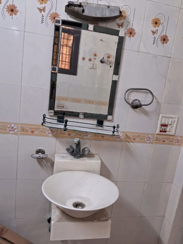 Bathroom, rwa-apartments-sector-52 3 Bedroom 1750 Sq.Ft. Independent House In Sector 52 Noida 9852973