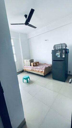 Furnished Amenities in 3 BHK Apartment at Gomti Nagar – for Rent