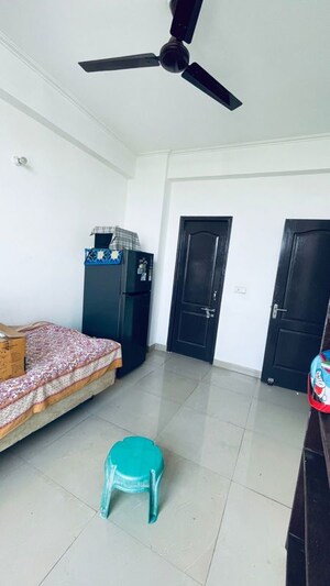 Bedroom in 3 BHK Apartment at Gomti Nagar – for Rent