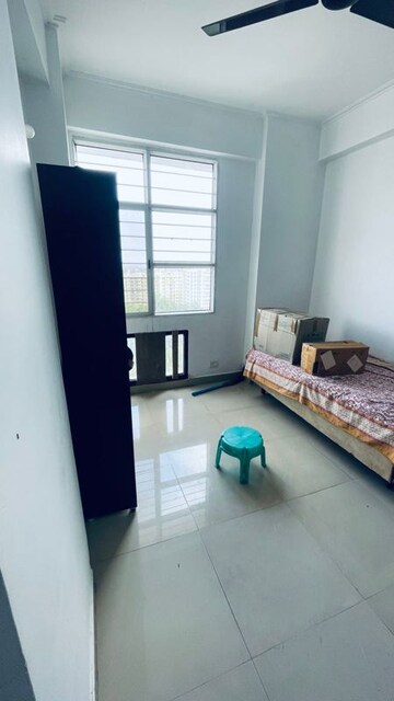 Bedroom in 3 BHK Apartment at Gomti Nagar – for Rent