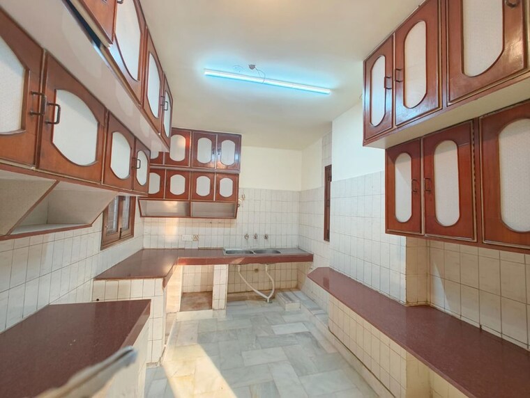 Kitchen, east of kailash 3 Bedroom 1400 Sq.Ft. Builder Floor In East Of Kailash Delhi 9852992