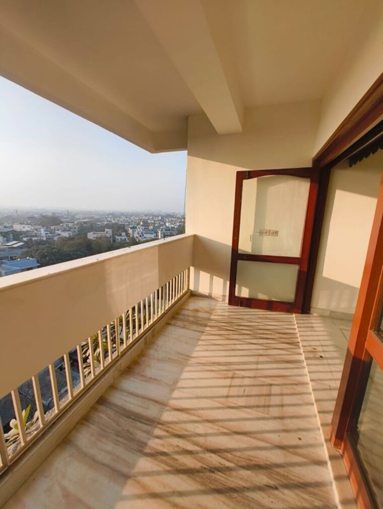 Bedroom, east of kailash 3 Bedroom 1400 Sq.Ft. Builder Floor In East Of Kailash Delhi 9852992