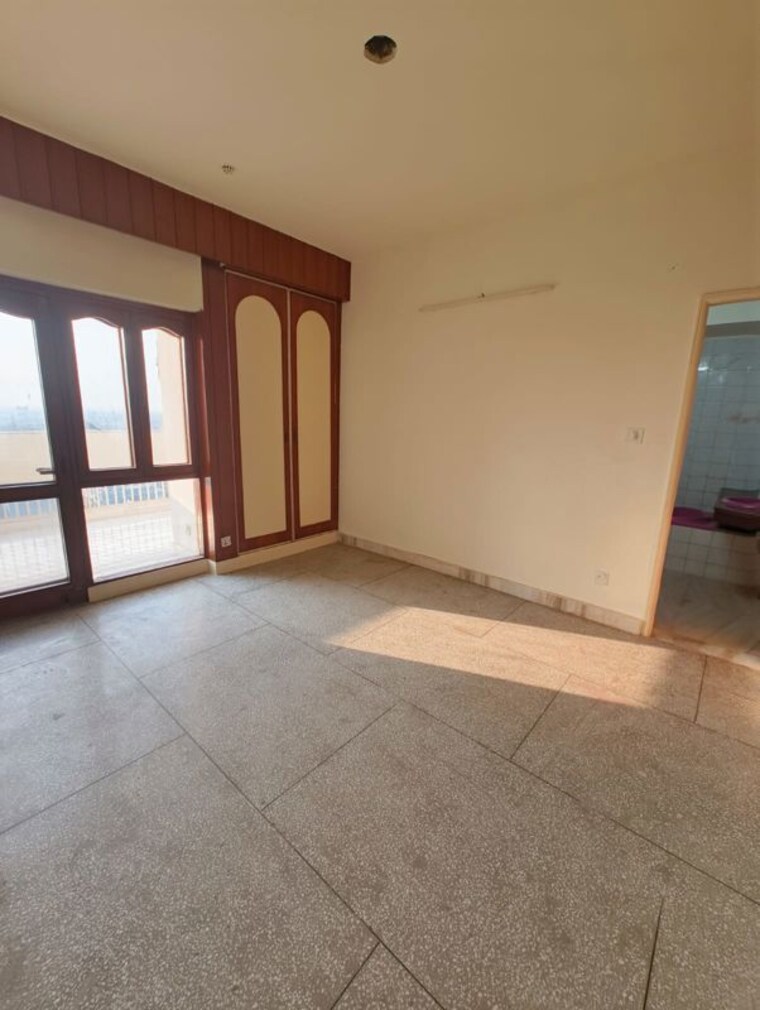 Room, east of kailash 3 Bedroom 1400 Sq.Ft. Builder Floor In East Of Kailash Delhi 9852992