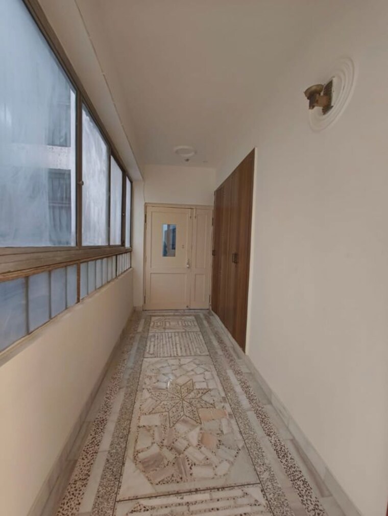 undefined, east of kailash 3 Bedroom 1400 Sq.Ft. Builder Floor In East Of Kailash Delhi 9852992