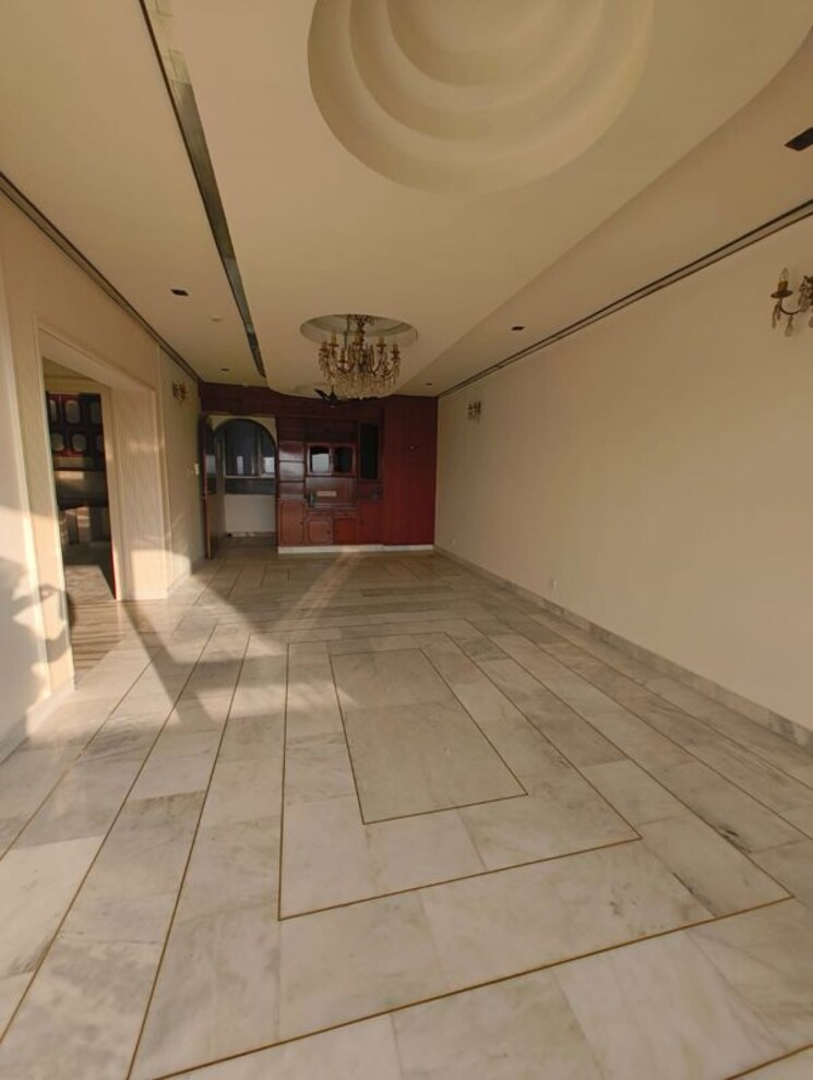 Room, east of kailash 3 Bedroom 1400 Sq.Ft. Builder Floor In East Of Kailash Delhi 9852992