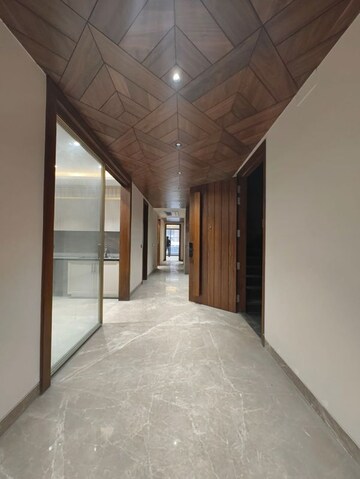 Room in 4 BHK Builder Floor at Greater Kailash I – for Rent