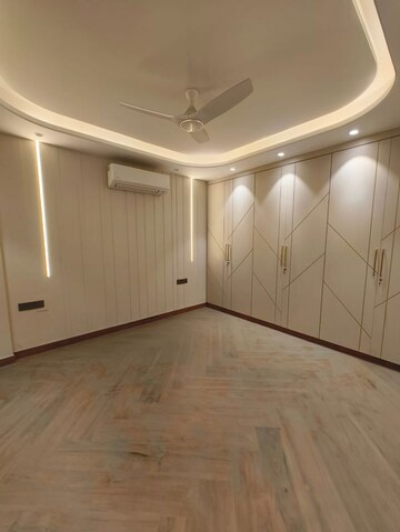 Room in 4 BHK Builder Floor at Greater Kailash I – for Rent