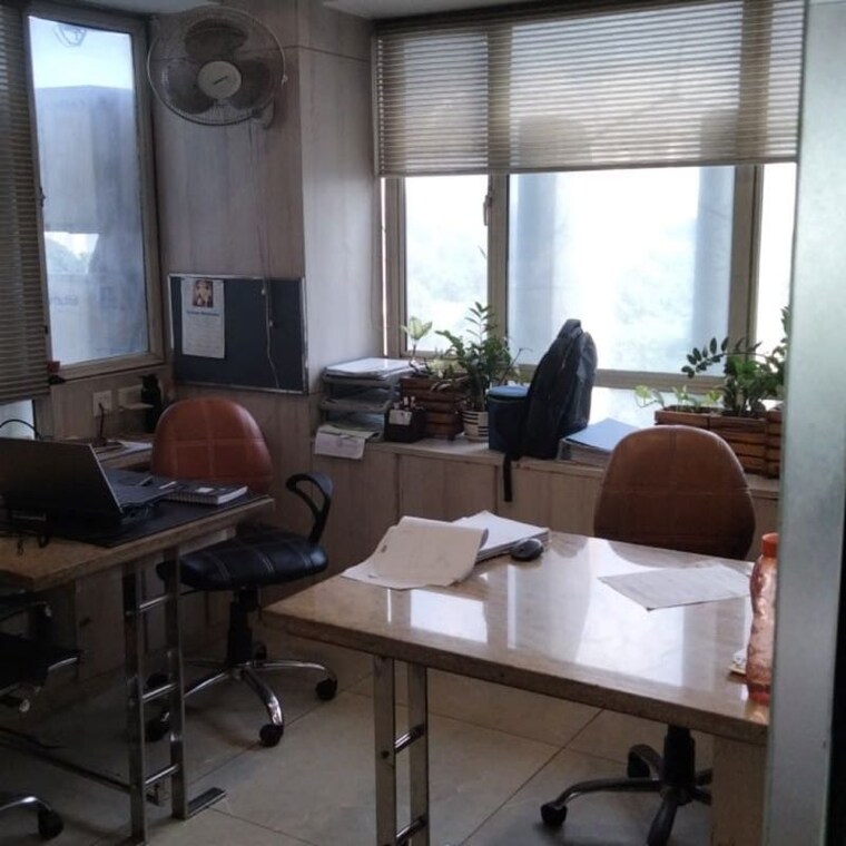 Team Area, connaught place Commercial Office Space 511 Sq.Ft. In Connaught Place Delhi 9853005