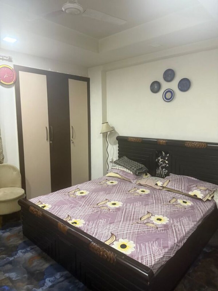 Bedroom, greater kailash i 3 Bedroom 208 Sq.Yd. Builder Floor In Greater Kailash I Delhi 9853011