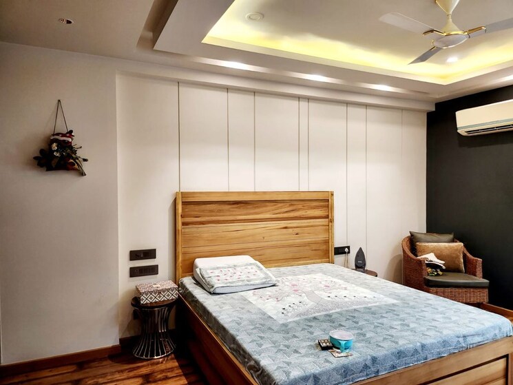Bedroom, dlf phase ii 3 Bedroom 250 Sq.Yd. Builder Floor In Dlf Phase ii Gurgaon 9853016