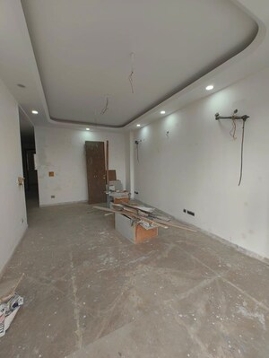 Room in 3 BHK Builder Floor at Chittaranjan Park – for Sale