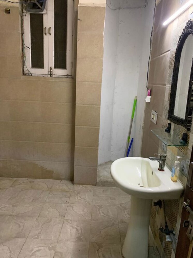 Bathroom, rwa-apartments-sector-51 2 Bedroom 950 Sq.Ft. Independent House In Sector 51 Noida 9853019