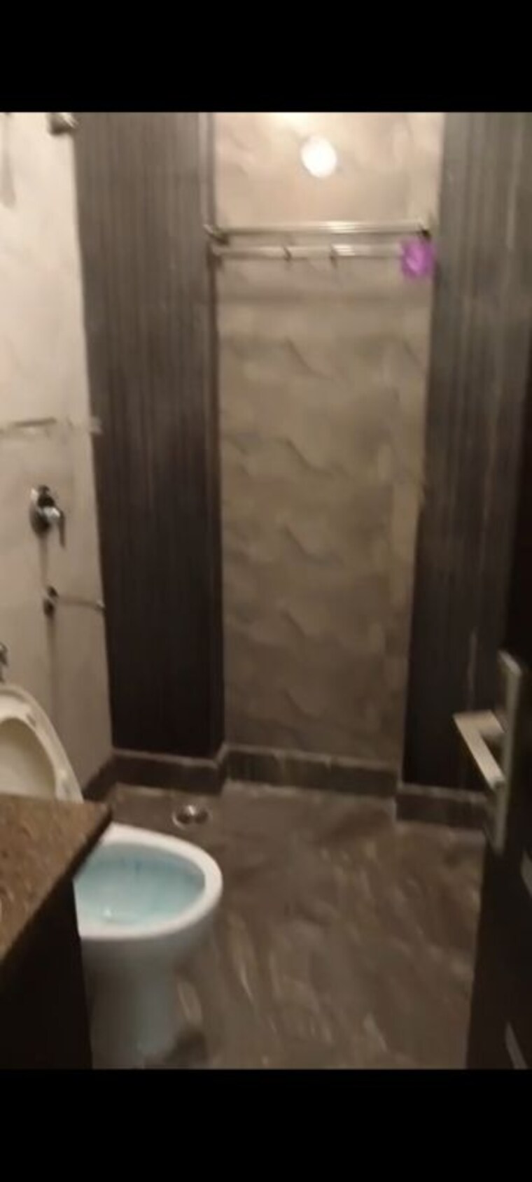 Bathroom, chittaranjan park 2 Bedroom 125 Sq.Yd. Builder Floor In Chittaranjan Park Delhi 9853037