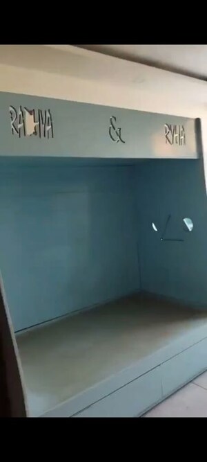 Room in 3 BHK Builder Floor at Alaknanda – for Rent