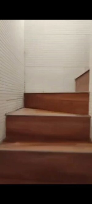 Room in 3 BHK Builder Floor at Alaknanda – for Rent