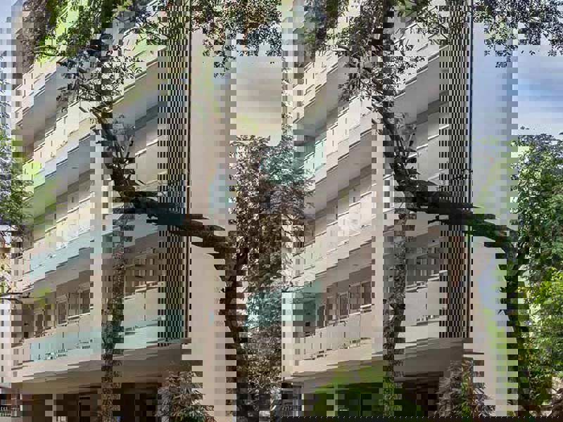 4 BHK + Servant Room,Extra Room 2400 Sq.Ft. Builder Floor in DLF Independent Floors