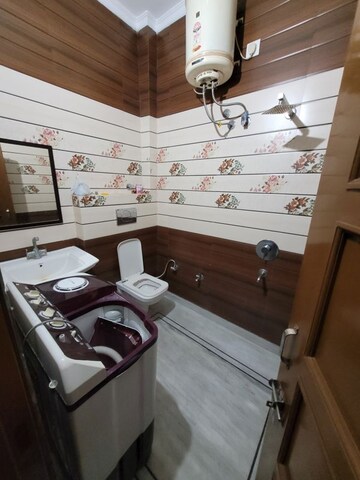 Team Area in 3 BHK Builder Floor at Aerocity – for Rent