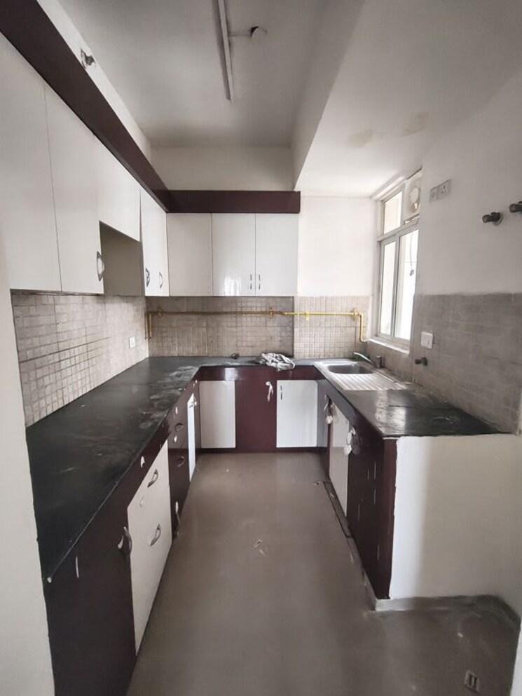 Kitchen, jaypee-greens-kosmos 3 Bedroom 1365 Sq.Ft. Apartment In Sector 134 Noida 9853125
