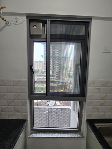 Room in 2 BHK Apartment at Lodha Splendora Tierra, Ghodbunder Road – for Rent