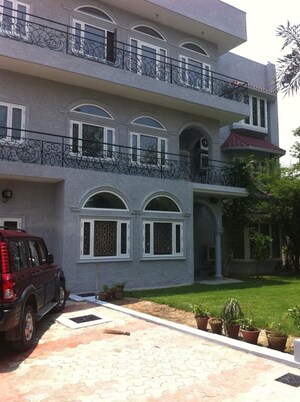 2 BHK Builder Floor For Rent in Vasant Vihar