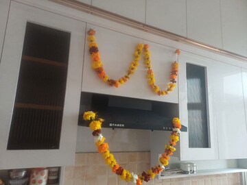 Furnished Amenities in 3 BHK Apartment at Amrapali Crystal Homes, Sector 76 – for Rent