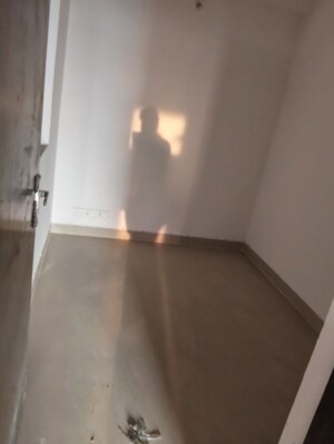 Furnished Amenities in 2.5 BHK Apartment at Amrapali Riverview, Amrapali Leisure Valley – for Rent