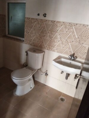 Bathroom in 2.5 BHK Apartment at Amrapali Riverview, Amrapali Leisure Valley – for Rent