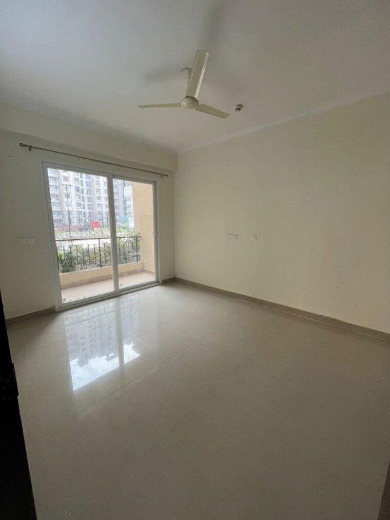 Room, amrapali-crystal-homes 3 Bedroom 1700 Sq.Ft. Apartment In Sector 76 Noida 9853167