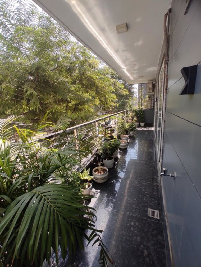 Balcony, sector 31 2 Bedroom 1460 Sq.Ft. Builder Floor In Sector 31 Gurgaon 9853169