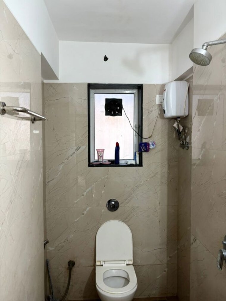 Bathroom, chembur-gaothan 3 Bedroom 1100 Sq.Ft. Apartment In Chembur Mumbai 9853171